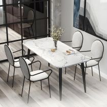 5 Pièces : 1 Table, 4 Chaises