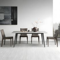 5 Pièces : 1 Table, 4 Chaises