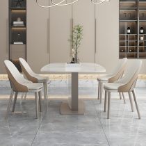 5 Pièces : 1 Table, 4 Chaises