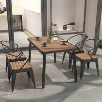 5 Pièces : 1 Table, 4 Chaises