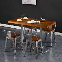 5 Pièces : 1 Table, 4 Chaises