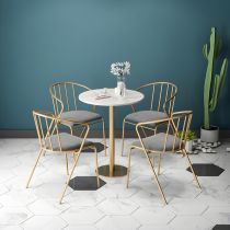 5 Pièces : 1 Table, 4 Chaises