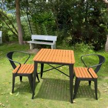 Table & Chair(s)
