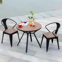 Table & Chaise(s)