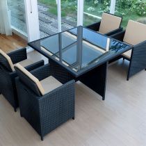 Table & Chaise(s)
