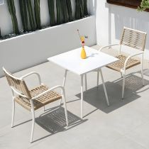 Table & Chaise(s)