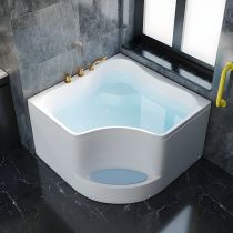 Baignoire & Ensemble Cinq Pièces Doré