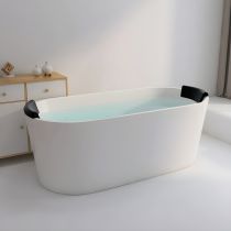 Tub with Pillow