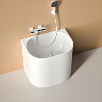 Vasca da Bagno & Rubinetto Bianco