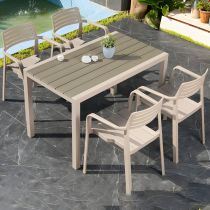 Table & 4 Chaises