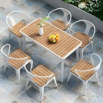 Table & 6 Chaises