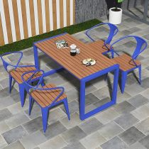 Table & 4 Chaises