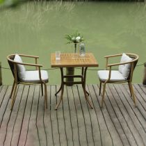 Table & 2 Chaises