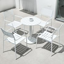 Table & 4 Chaises