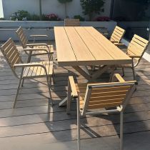 Table & 6 Chaises