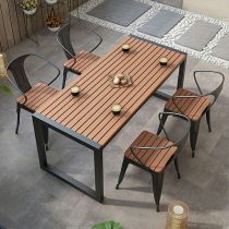 Table & 4 Chaises