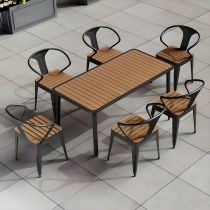 Table & 6 Chaises