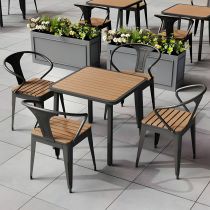 Table & 4 Chaises