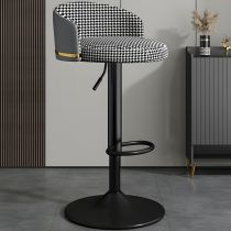 Houndstooth pattern