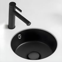 黒色
