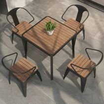 Table & 4 Chaises