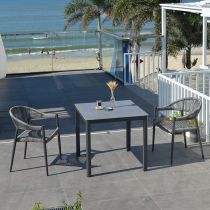 Table & 2 Chaises