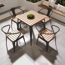 Table & 4 Chaises