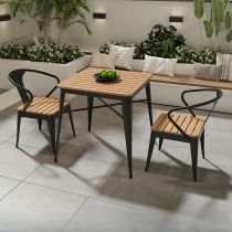 Table & 2 Chaises