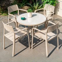 Table & 4 Chaises