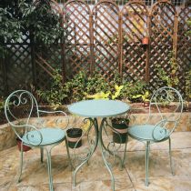 Table & 2 Chaises