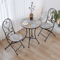 Table & 2 Chaises