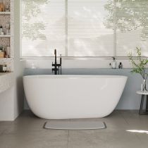 Bathtub & Black Freestanding Faucet