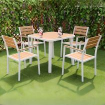 Table & 4 Chaises