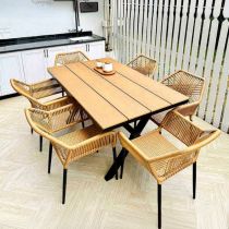 Table & 6 Chaises