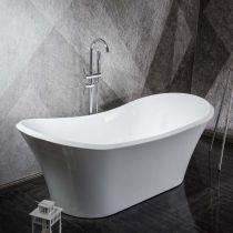 Bathtub & Silver Freestanding Faucet