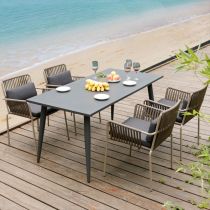 Table & 4 Chaises