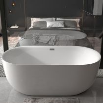 Bathtub & Freestanding Faucet