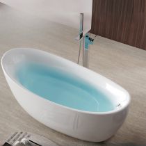 Bathtub & Square Freestanding Faucet