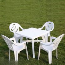 Table & 4 Chairs