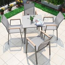 Table & 4 Chaises