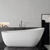 Bathtub & Freestanding Faucet