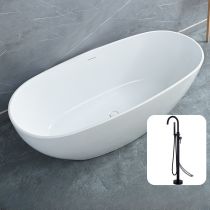 Badewanne+schwarzer Standarmatur