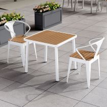 Table & Chair(s)