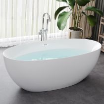 Badewanne+silberne Standarmatur