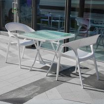 Bureau met 2 stoelen