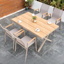 Tisch & 4 Stühle