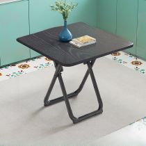 czarny