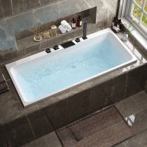 Badewanne & Schwarzes Fünfteiliges Set