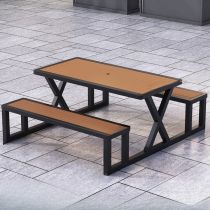 Schwarz