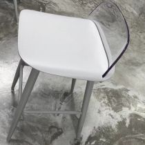 Cinzento